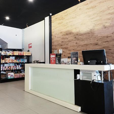 הוסטל Gedangan Juanda Airport מראה חיצוני תמונה